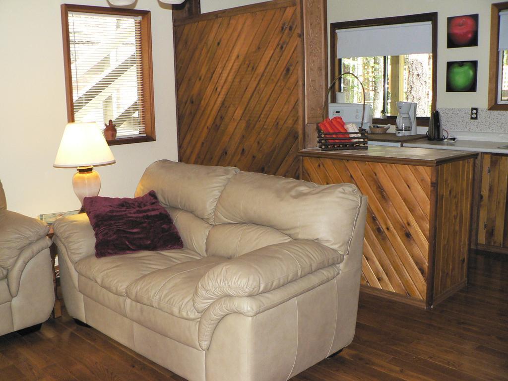 Cedar Song B&B Parksville Bilik gambar