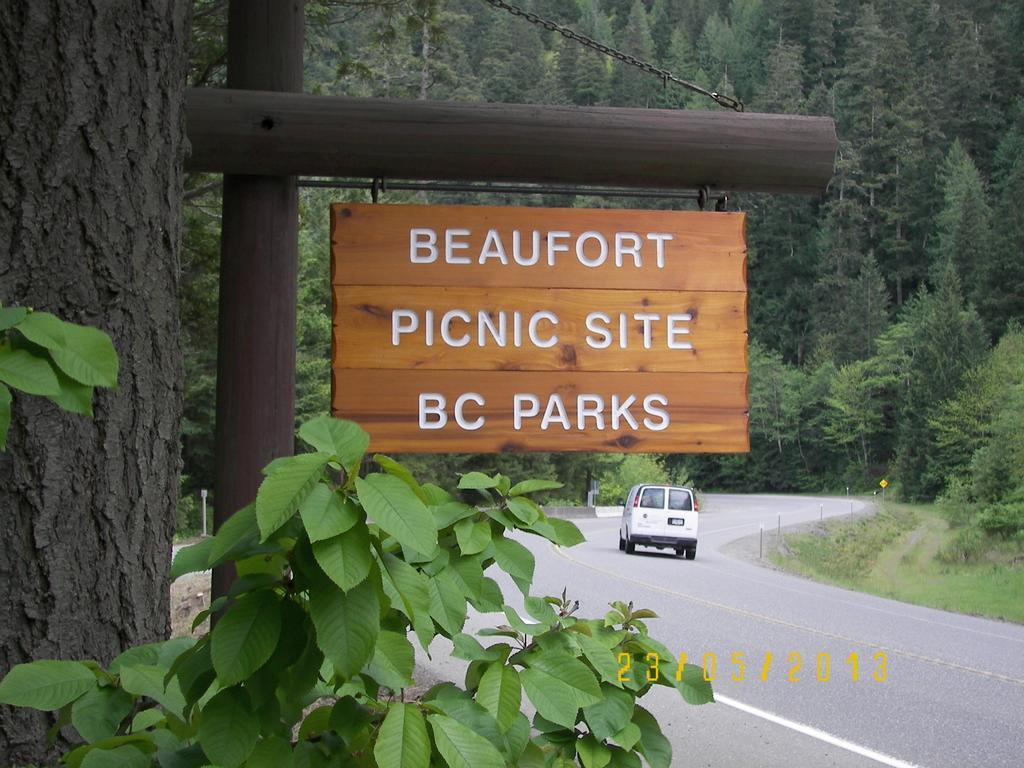 Cedar Song B&B Parksville Luaran gambar
